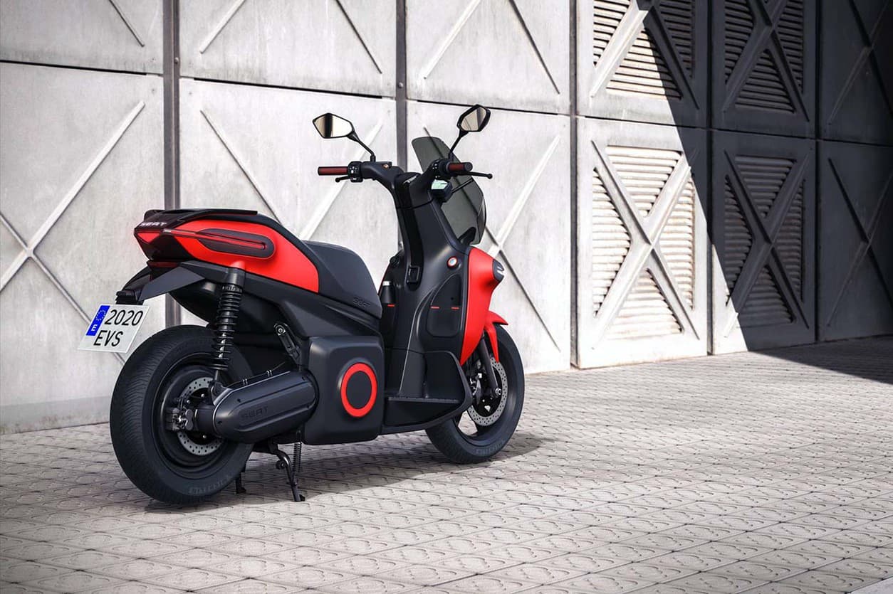 От автомобилей к электроскутерам: у SEAT появились двухколесные новинки — 10