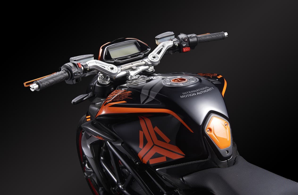 Боевой раскрас воина: у MV Agusta Dragster 800 RR появилась новая спецверсия — 6
