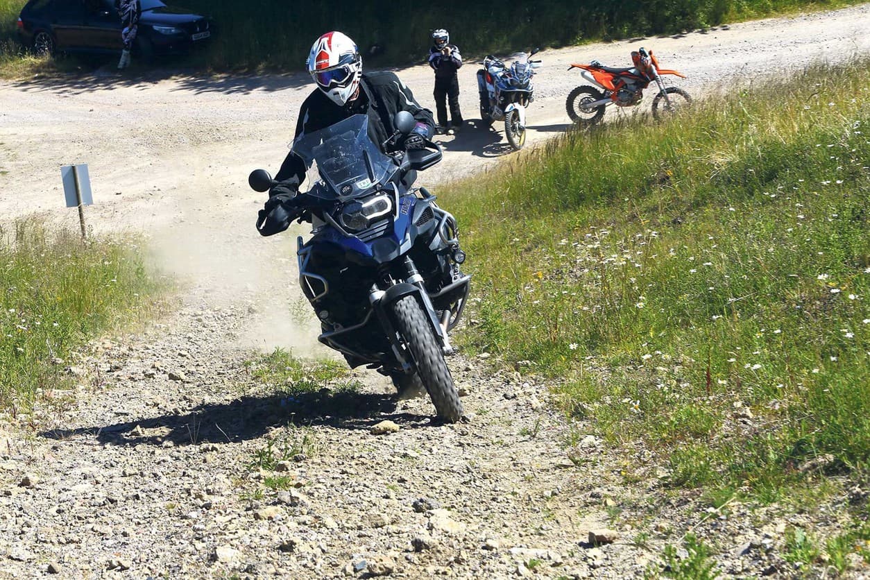 How to ride a motorbike off road — 16