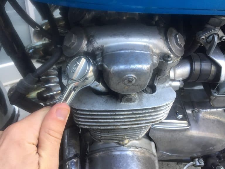 How to the Change the Spark Plugs on a Motorcycle — 16