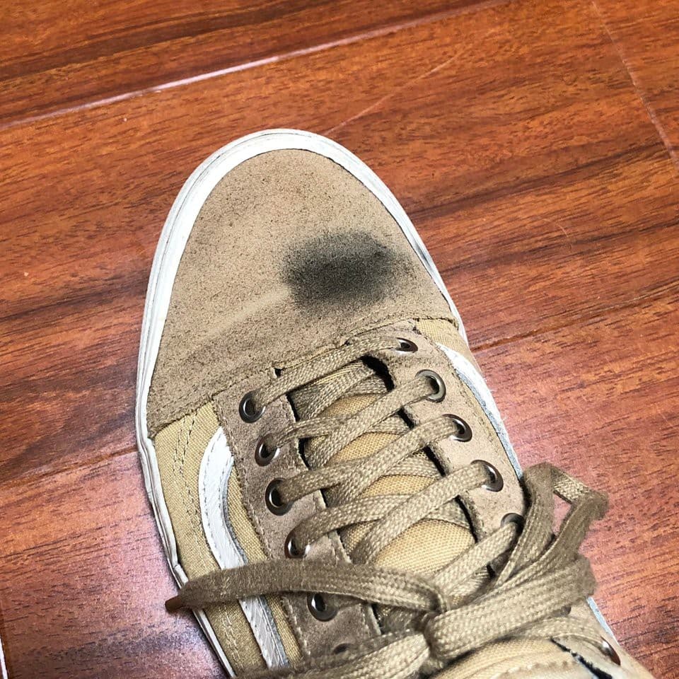 A stranger identified me as one of us by my left shoe — 1
