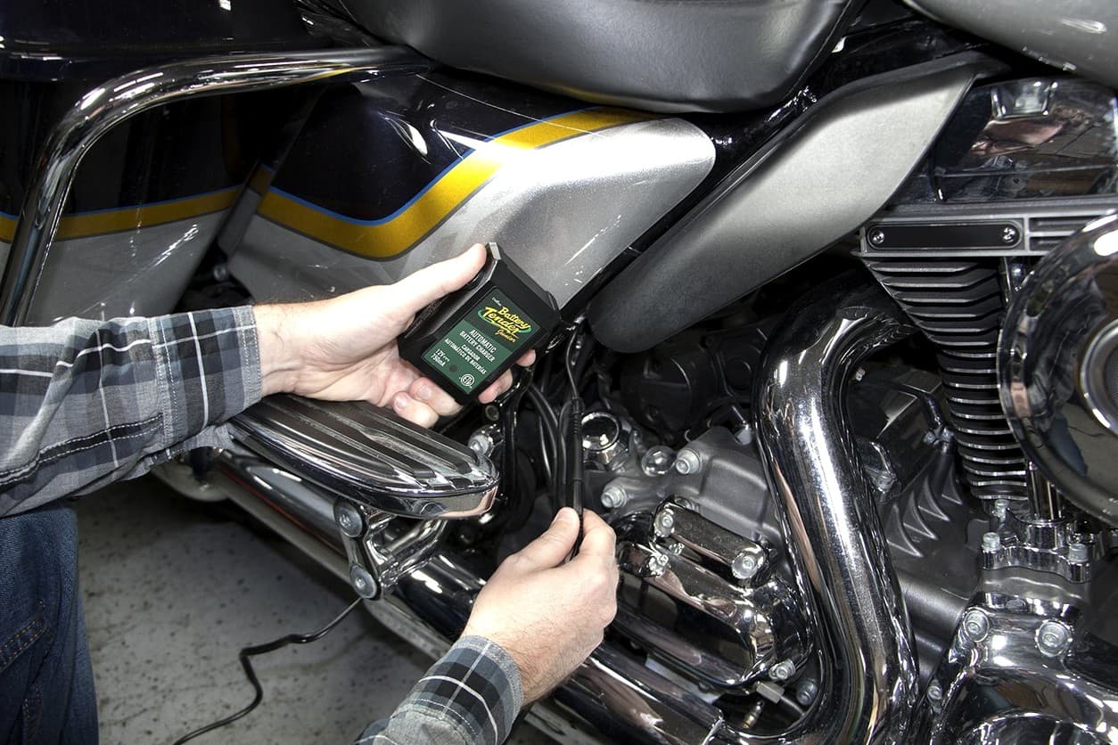 What kind of battery tender do you guys use? — 2