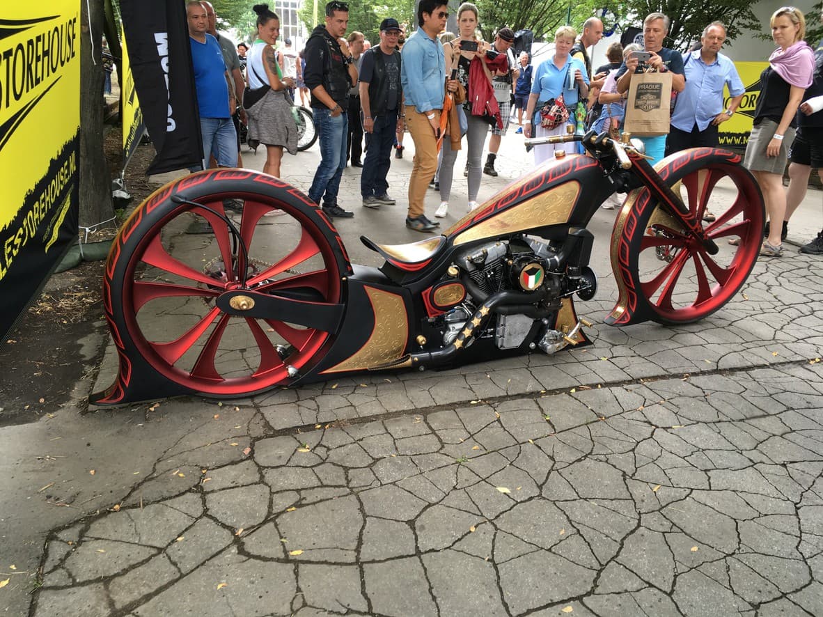 115 Harley Davidson - Praha. — 13