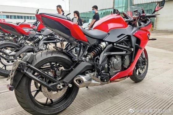 Фотографии 600-кубового спортбайка Benelli просочились в сеть — 4