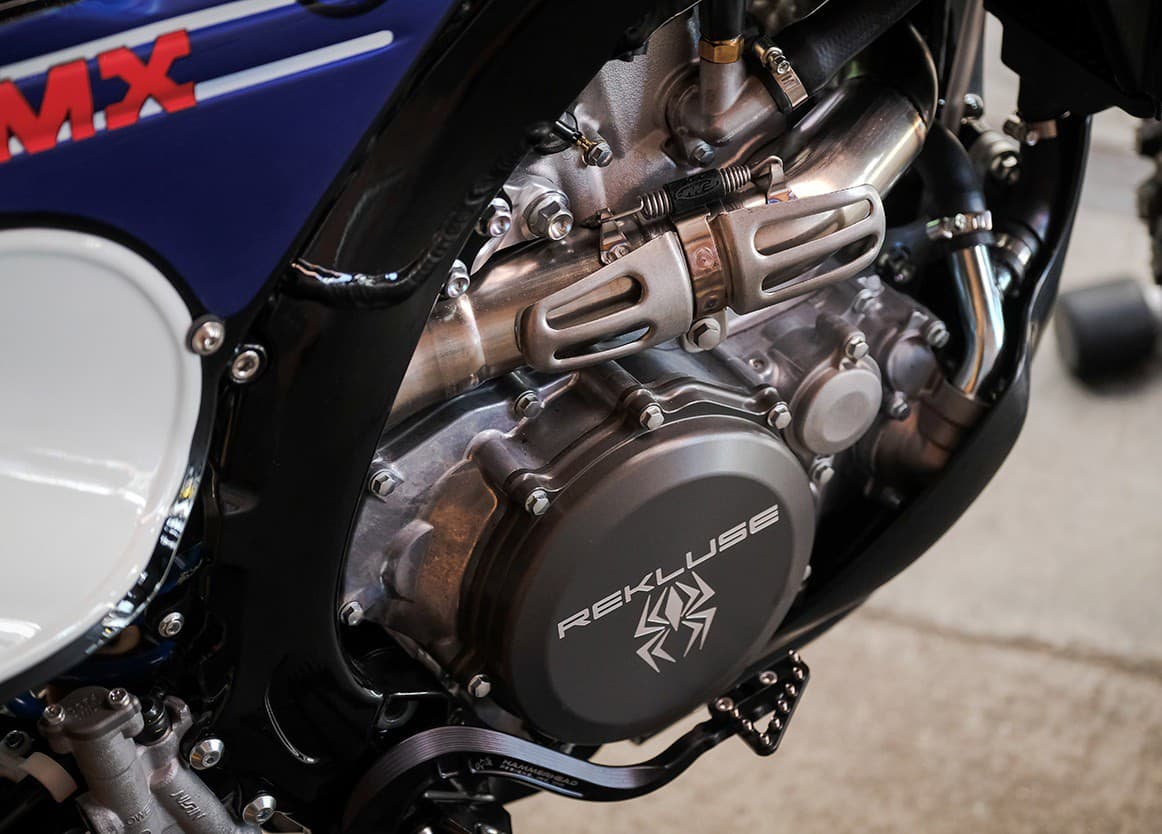 Кросс со стилем: боевая Yamaha YZ450FX выбирает олд-скул — 5