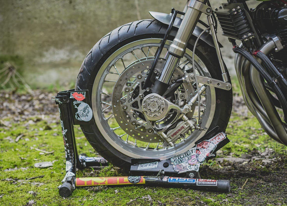 Кастом мечты: Kawasaki Zephyr 750 от британской леди — 9
