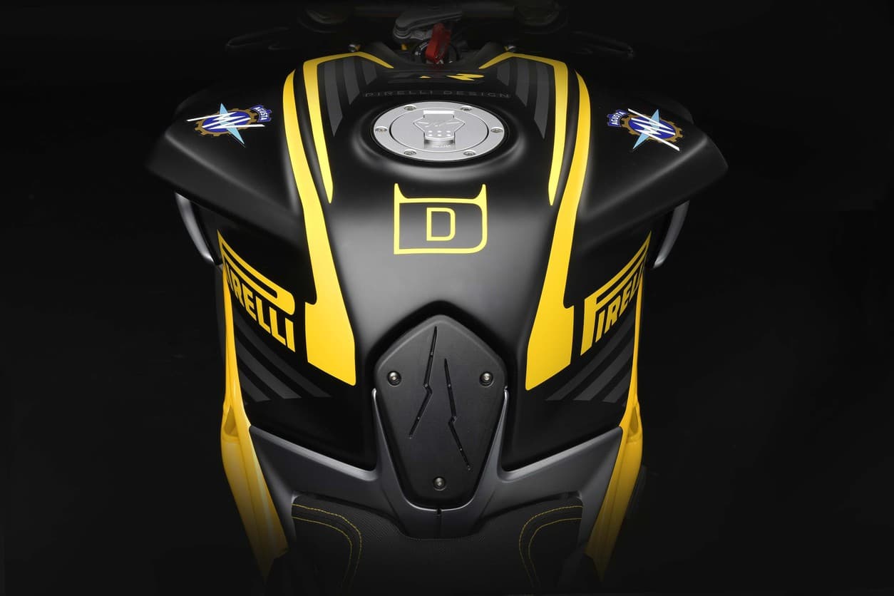 Это божественно: MV Agusta и Pirelli представили произведение мотоискусства — 5