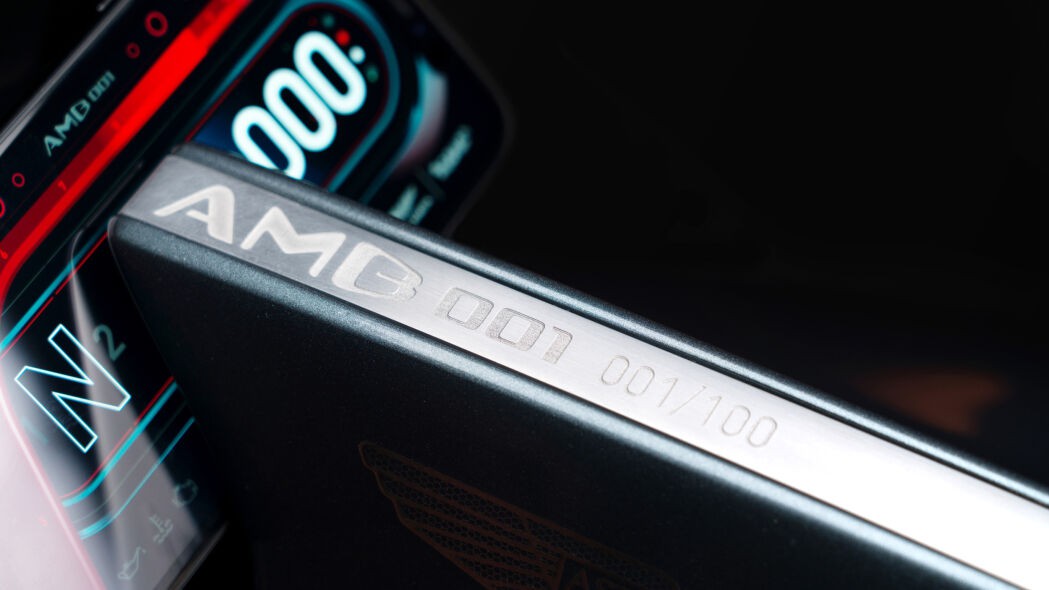 Сотня с наддувом: Aston Martin представил уникальный байк