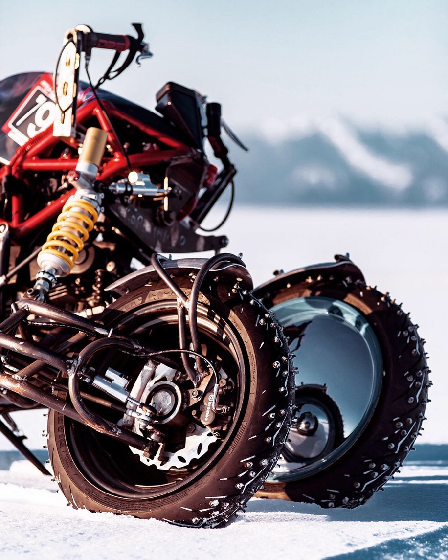 Зверский ледокол: российский мастер создал самый невероятный мотоцикл в мире