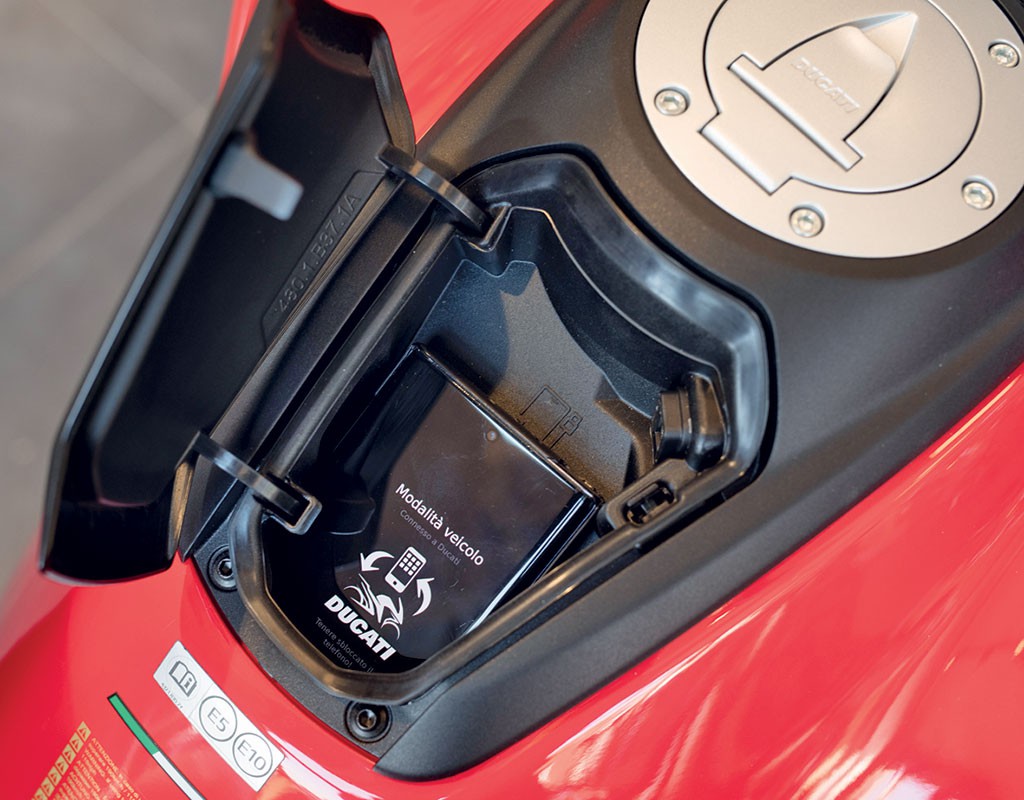 Ducati Multistrada V4S, Дукати без эмоций