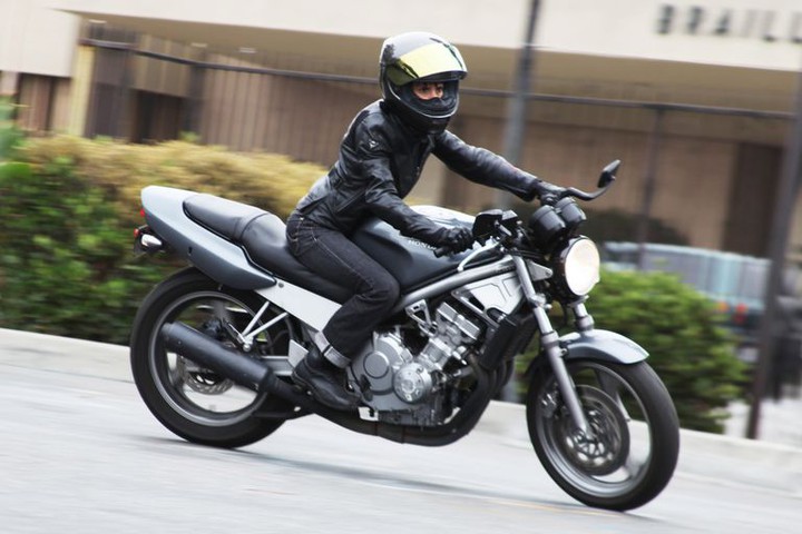 How to Make a Tight U-Turn on a Motorcycle