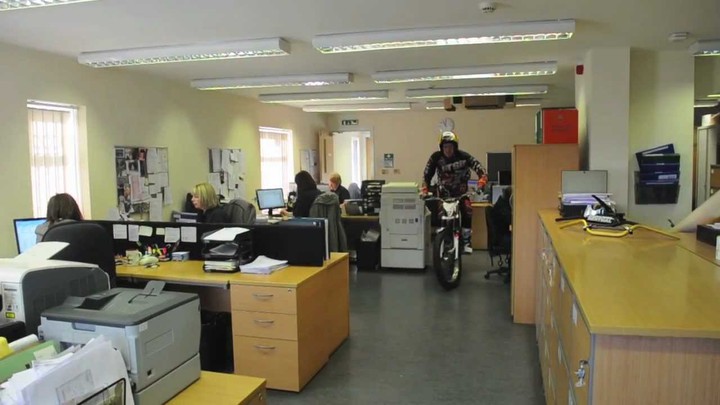 Dougie Lampkin tours Renthal Ltd