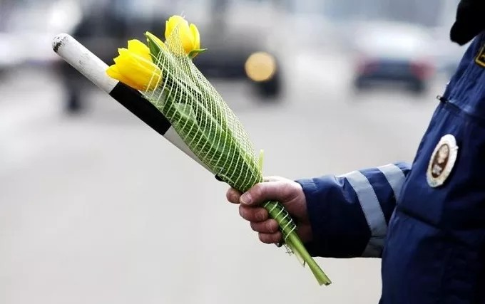 Странное поздравление от ГИБДД Уфы