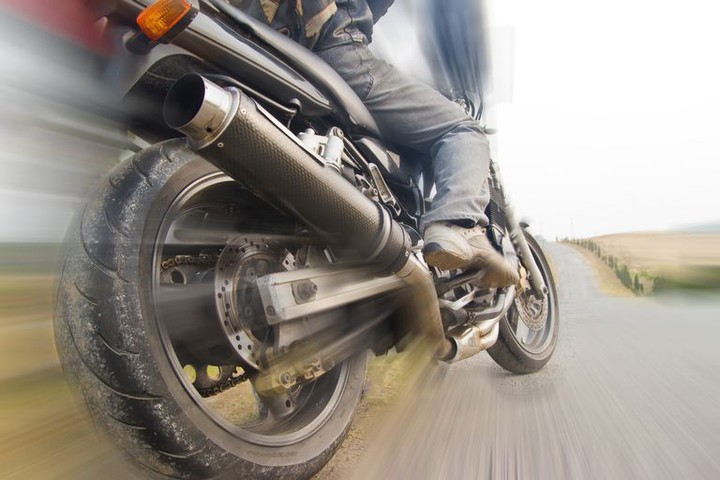 Right foot rest on brake?