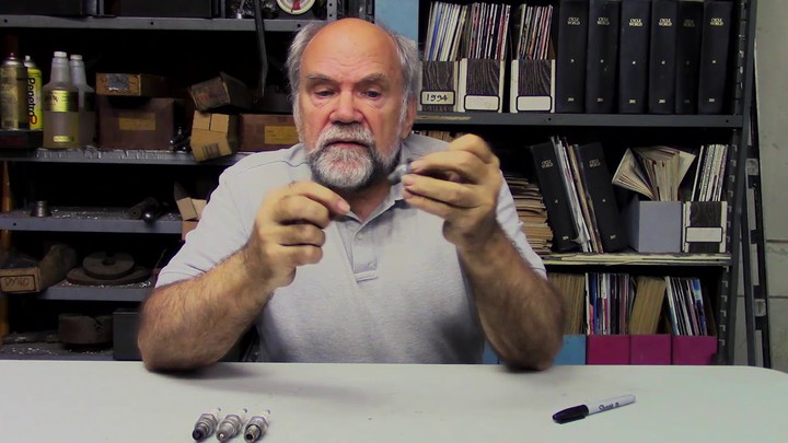 How Do You Read A Motorcycle Spark Plug?