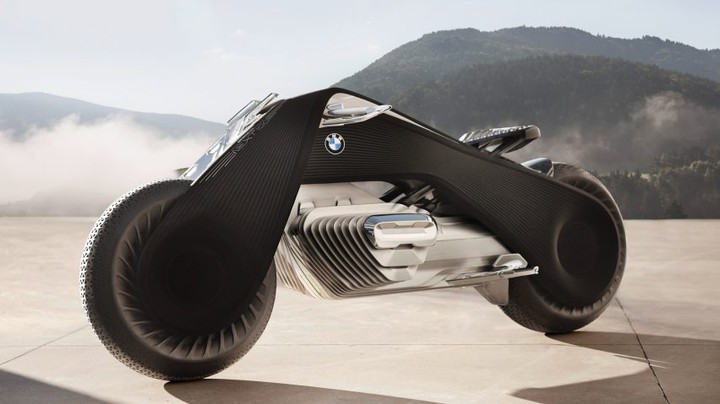 BMW unveils super-safe motorcycle that can't fall over