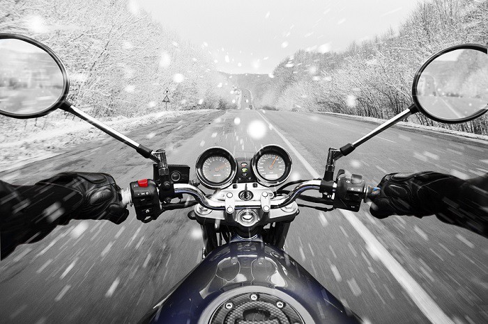 5 essential tips for riding your motorbike through the winter