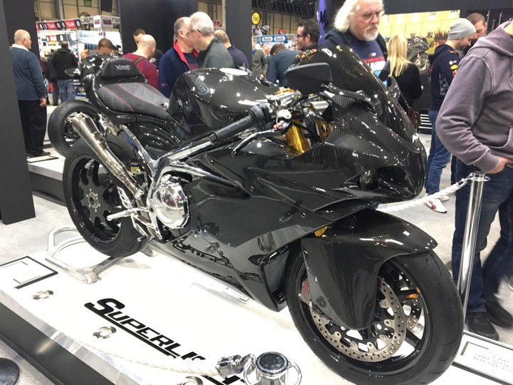 Сверхлегкость: Norton представил карбоновый спортбайк Superlight