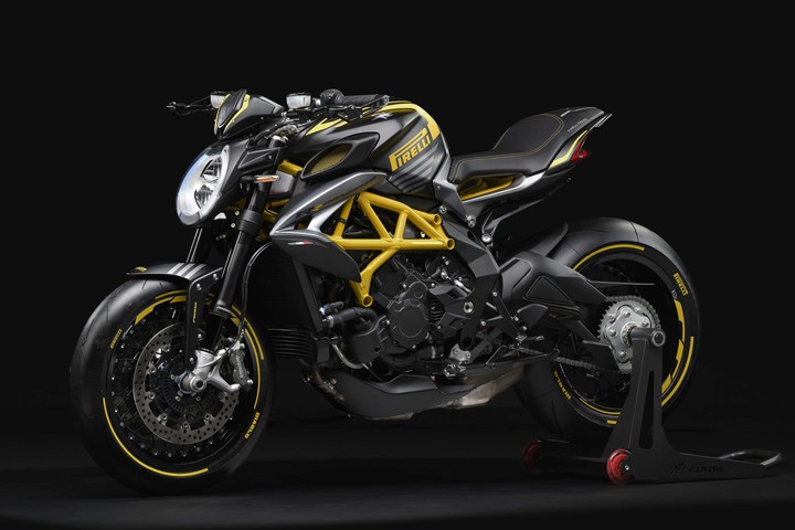 Это божественно: MV Agusta и Pirelli представили произведение мотоискусства