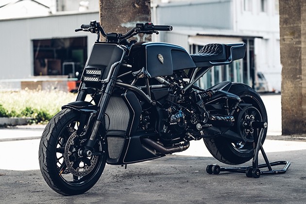 Flatout Titan