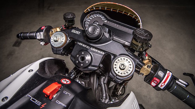 «Белый яд»: BMW R1200R готов к уличной драке