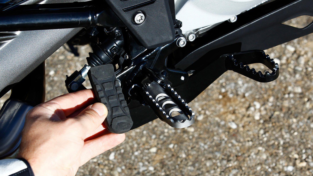 Тест BMW G310GS и Kawasaki Versys-X 300: Два по триста