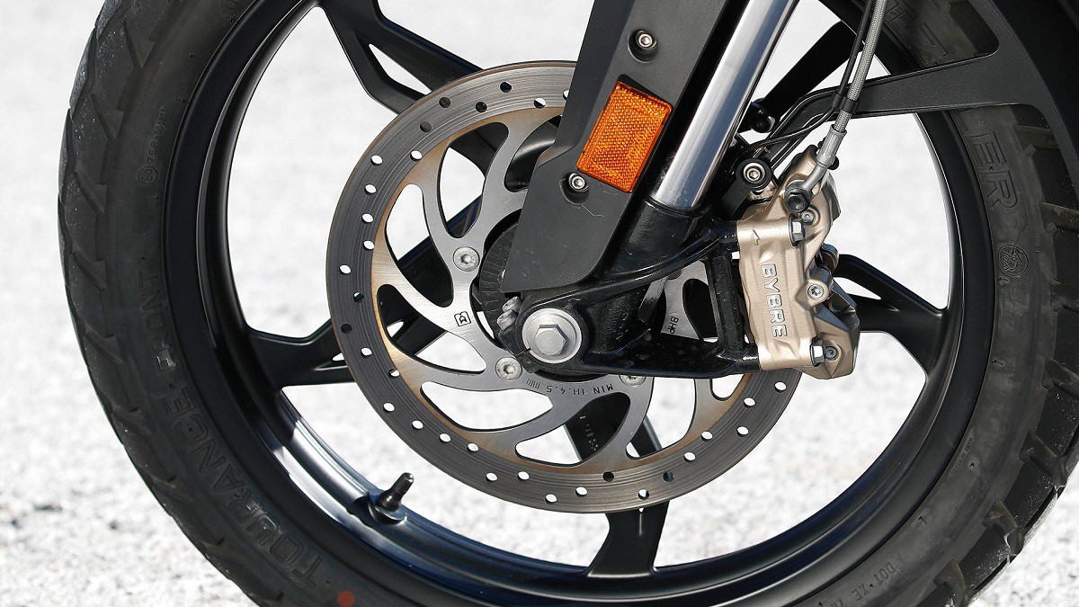 Тест BMW G310GS и Kawasaki Versys-X 300: Два по триста