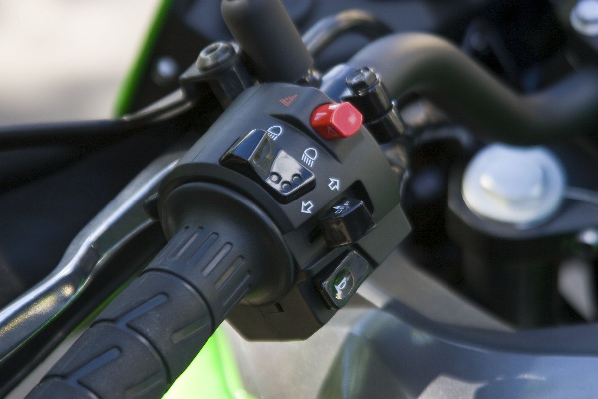 Тест BMW G310GS и Kawasaki Versys-X 300: Два по триста