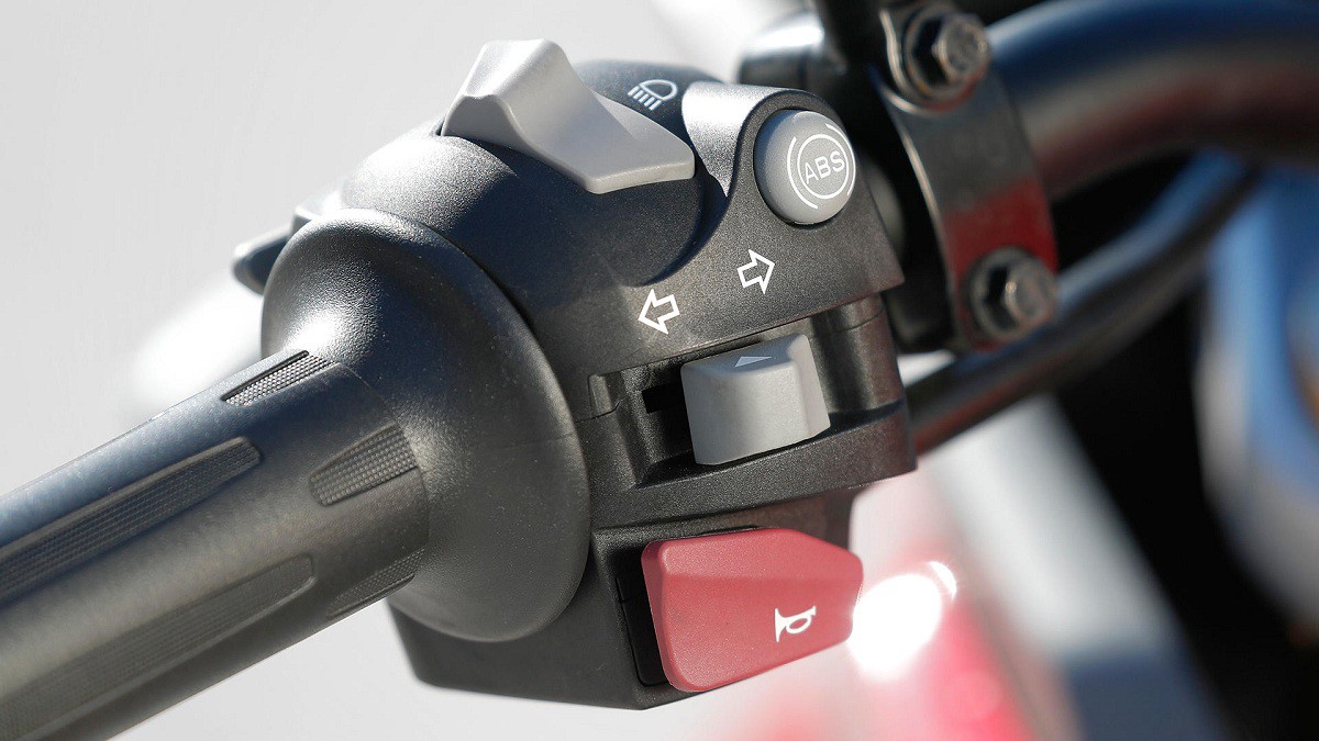 Тест BMW G310GS и Kawasaki Versys-X 300: Два по триста