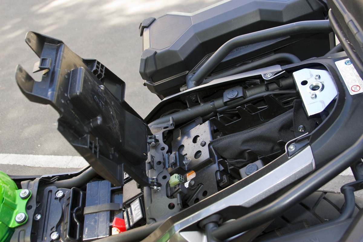 Тест BMW G310GS и Kawasaki Versys-X 300: Два по триста