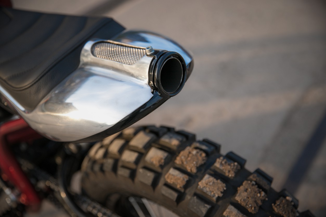 Yamaha SR400: компрессорный боец от молодого дарования