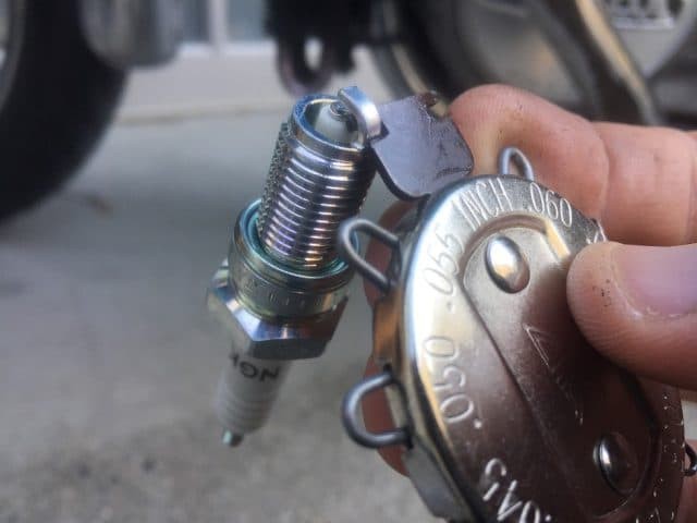 How to the Change the Spark Plugs on a Motorcycle