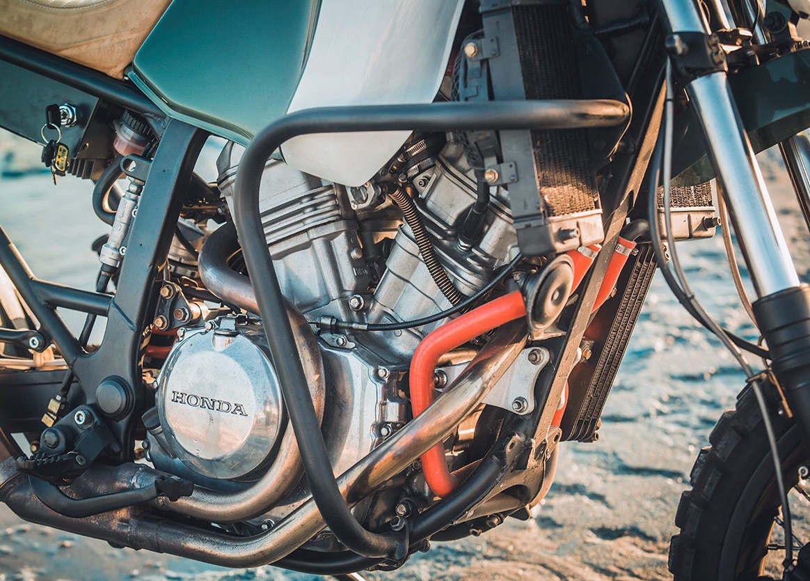 Жги, Маша: история удивительной Honda Africa Twin