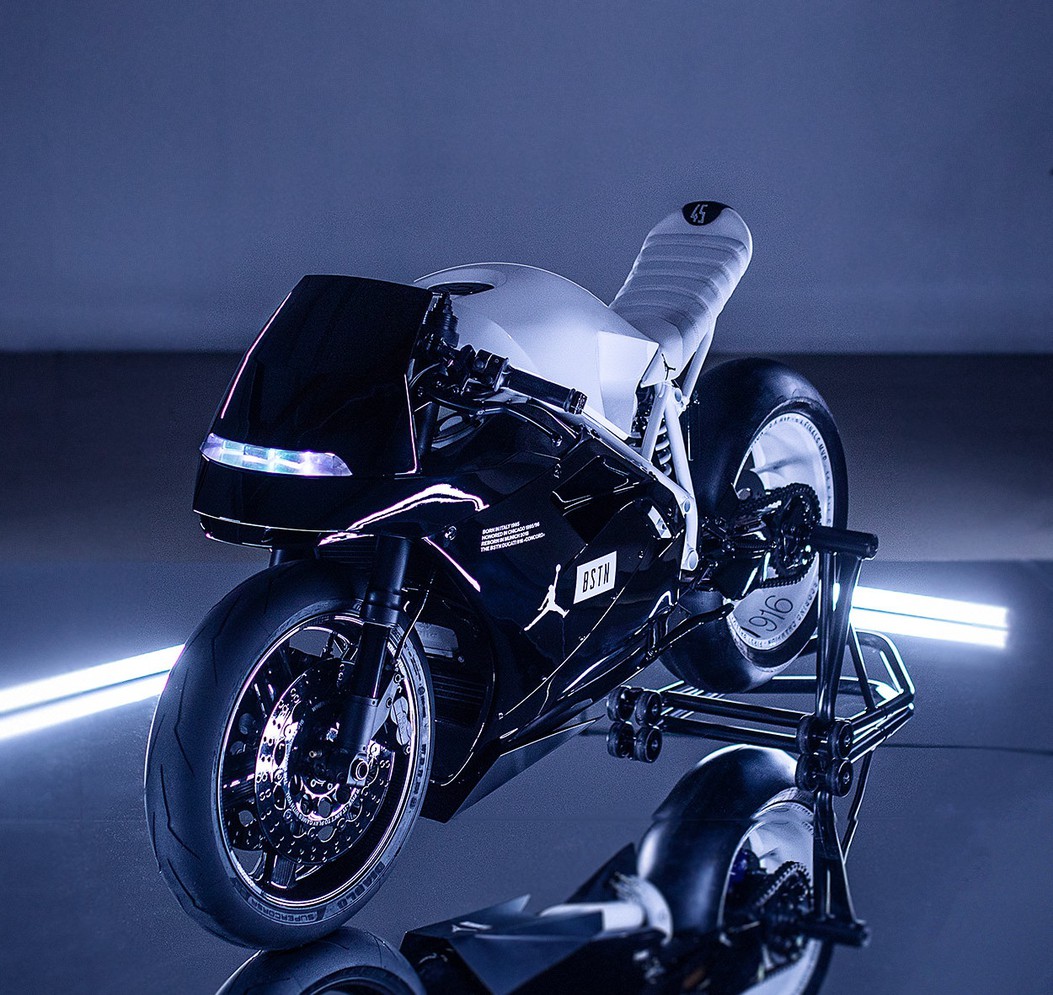 Самолет или обувь: удивительный кастом Ducati 916 Concord