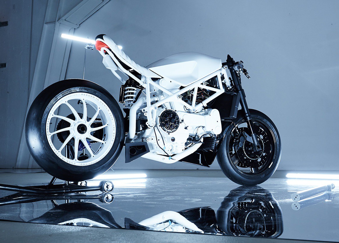 Самолет или обувь: удивительный кастом Ducati 916 Concord