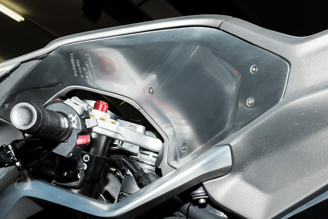 THIS CUSTOM BMW MOTORBIKE IS A BEAST!