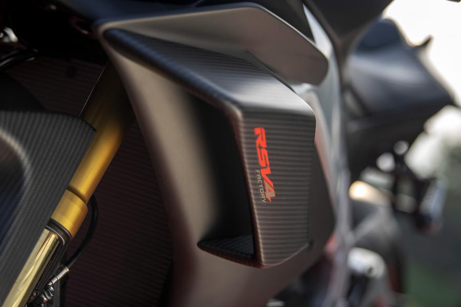 APRILIA RSV4 1100 FACTORY: EICMA 2018