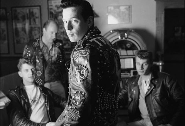 14 rules for surviving a biker bar