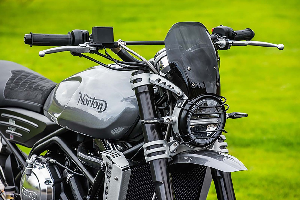 Два спартанца: Norton представил скрэмблеры Atlas