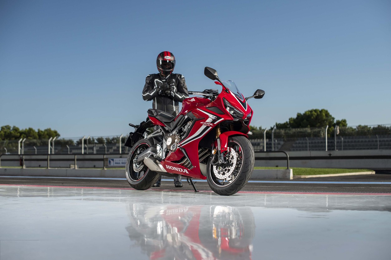 R вместо F: Honda представила CBR650R