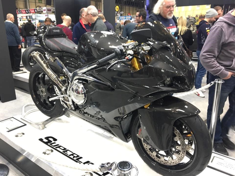 Сверхлегкость: Norton представил карбоновый спортбайк Superlight