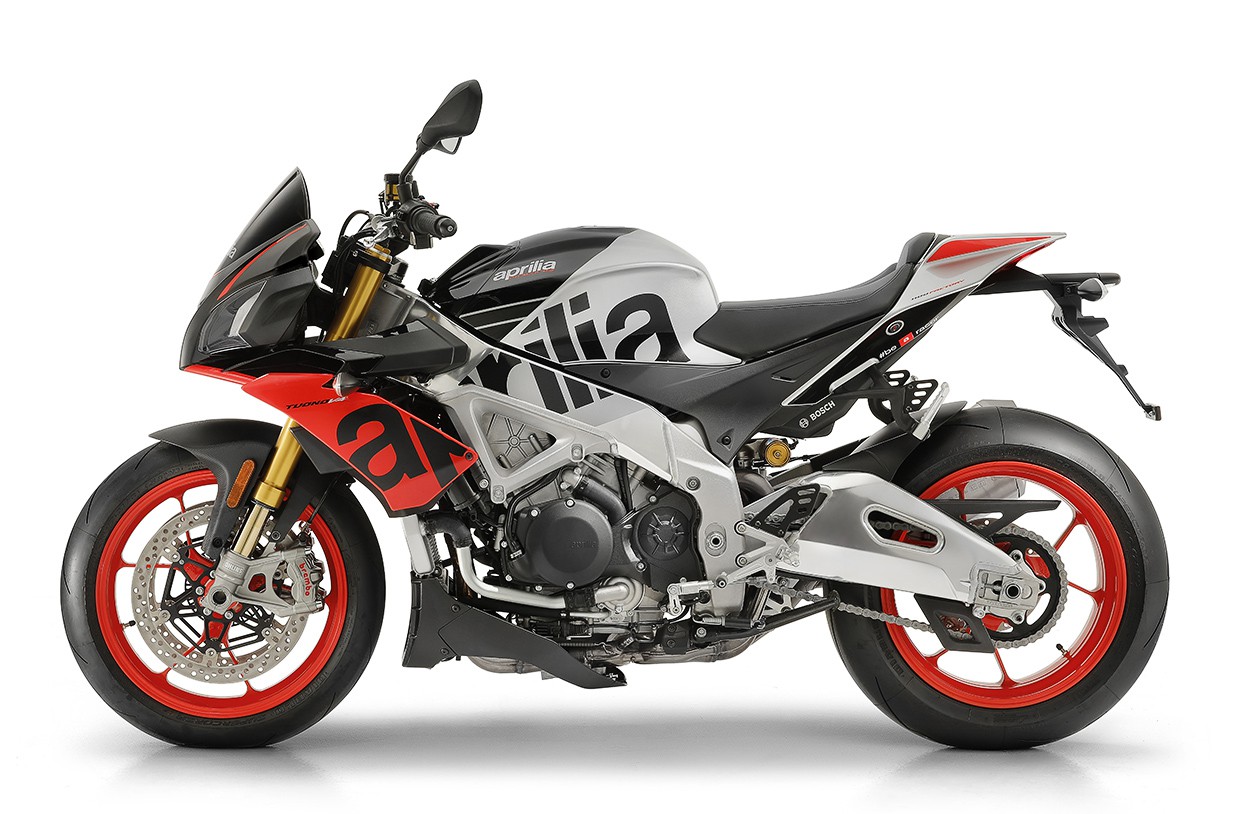 Поступь лидера: Aprilia Tuono V4 1100 стала еще совершеннее