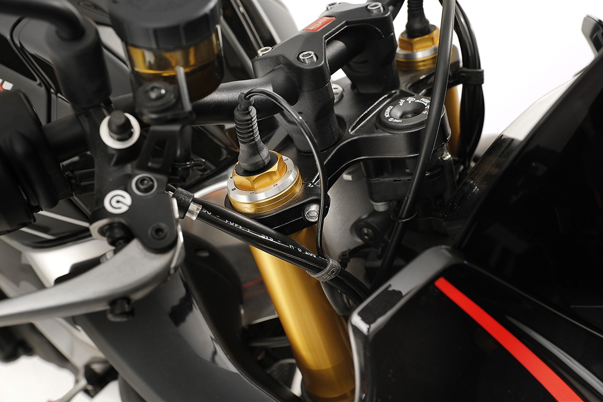 Поступь лидера: Aprilia Tuono V4 1100 стала еще совершеннее
