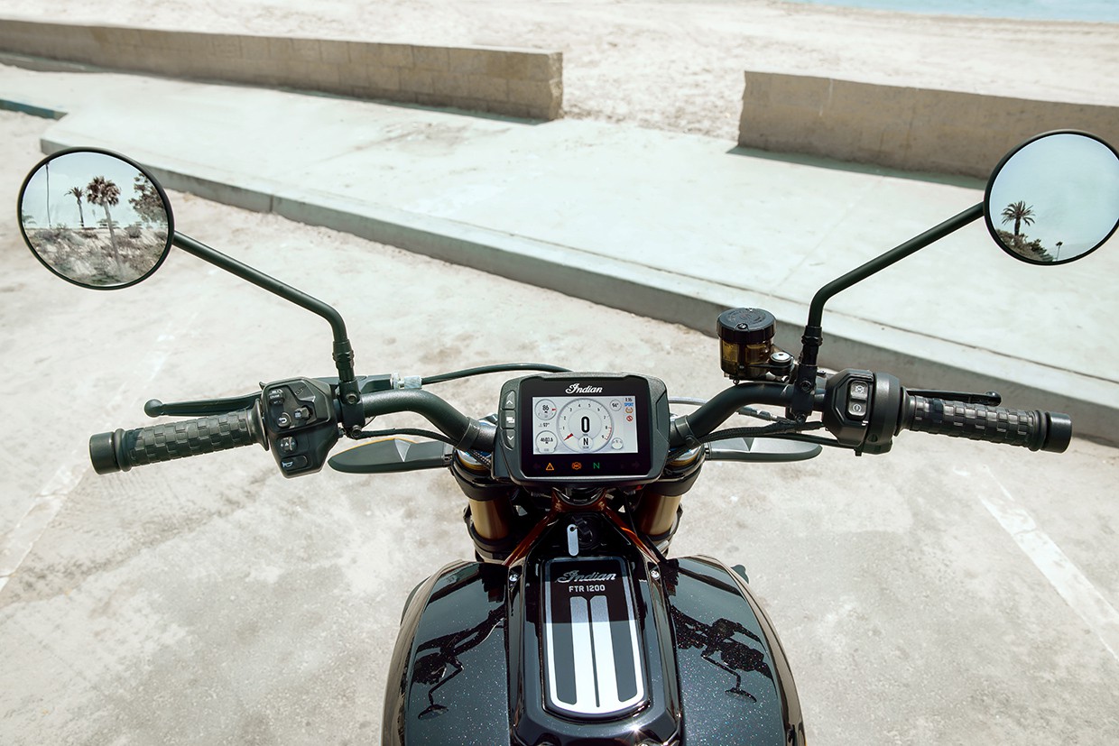 Самый быстрый Indian: дебютировал стрит-трекер FTR1200 и FTR1200 S