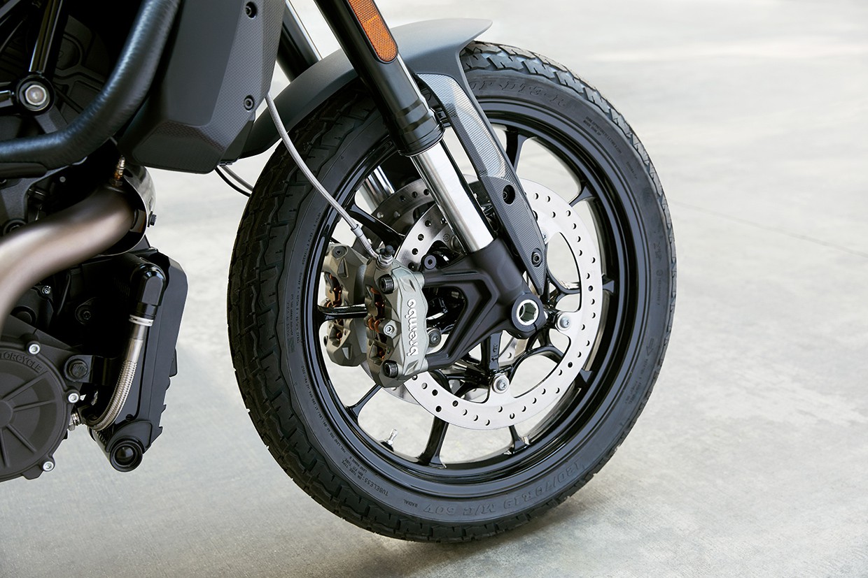 Самый быстрый Indian: дебютировал стрит-трекер FTR1200 и FTR1200 S
