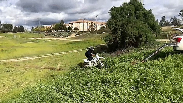 Dirt Bike Hooning Makes a Compelling Case For Electrification