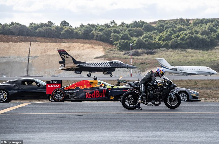 Kawasaki Ninja H2R Vs F1 Car Vs F16 Fighter Jet Vs Super-cars Vs PrivateJet Drag Race